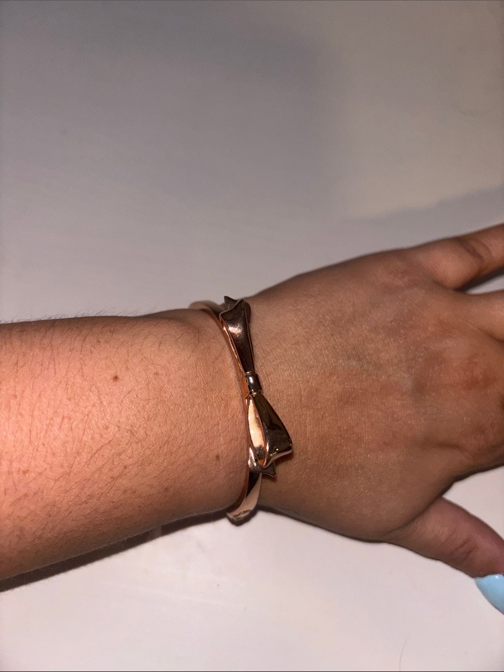 kate spade rose gold bow bangle bracelet - Picture 3 of 6
